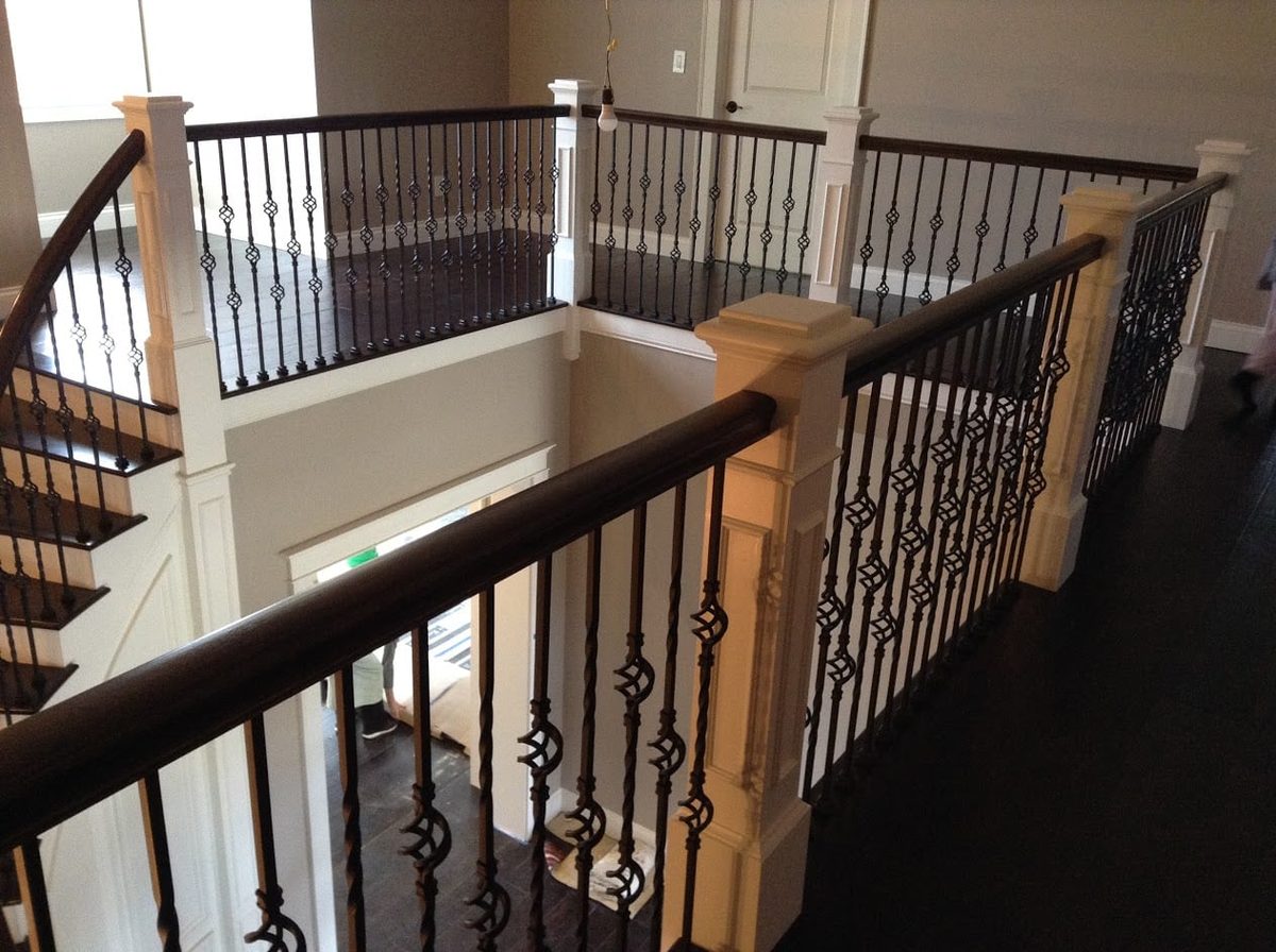 Knepp's Molding — Imagen de marca